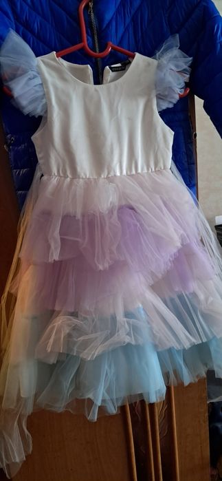Продам платья для девочек