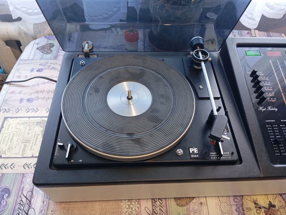 Радио грамофон Universum