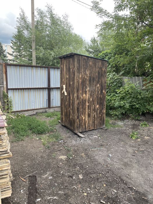 Туалет уличный, дачный