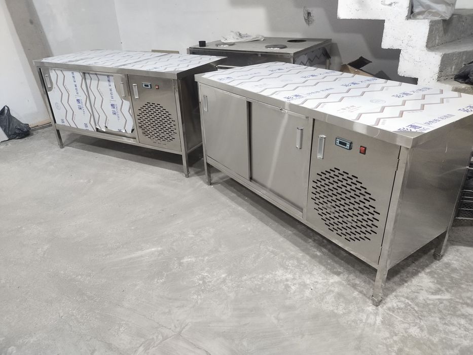 стол холодилник, с деверю купе из нержавейки