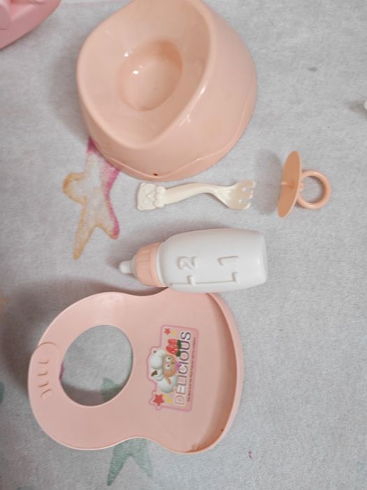 Детска кошара с бебе за игра