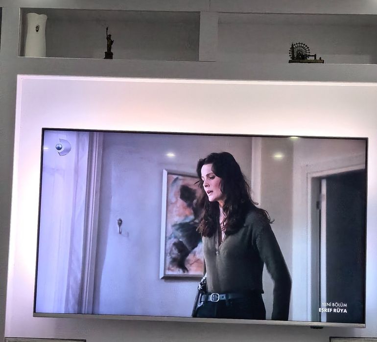 Philips 58” 4K Ambilight Android TV – лека неравномерност