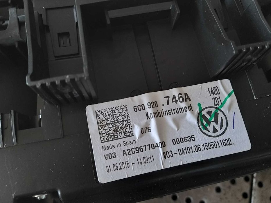 Ceasuri bord benzina vw polo 6r 6c0 920746a a2c 96770400