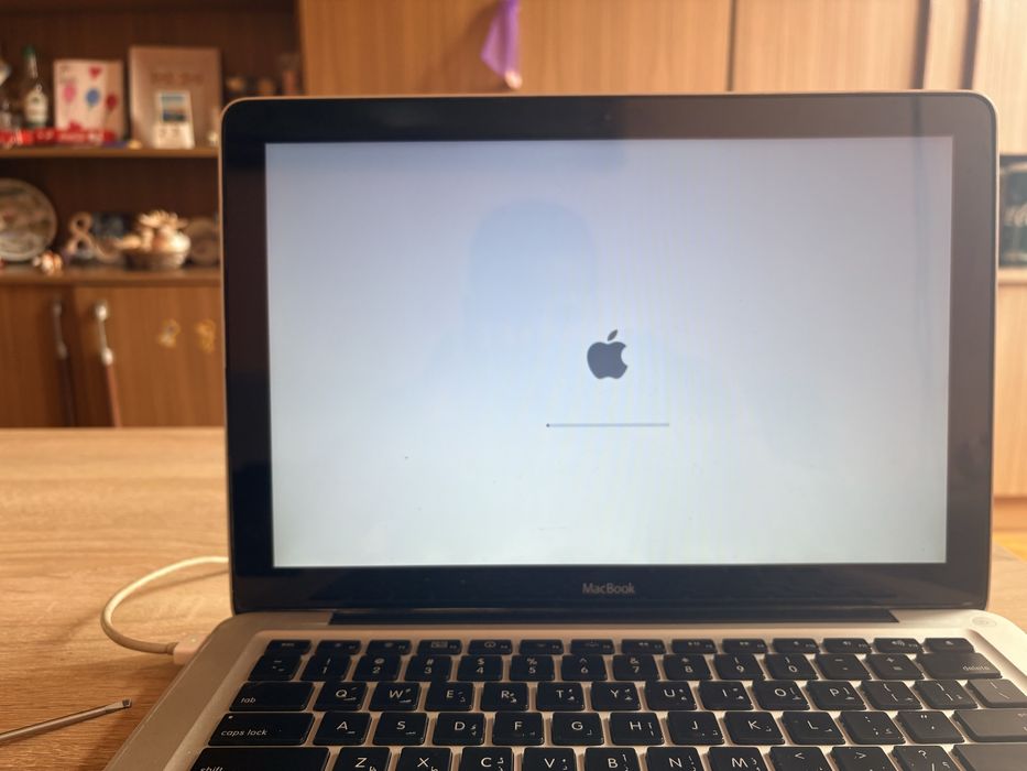 Macbook 2012 работещ