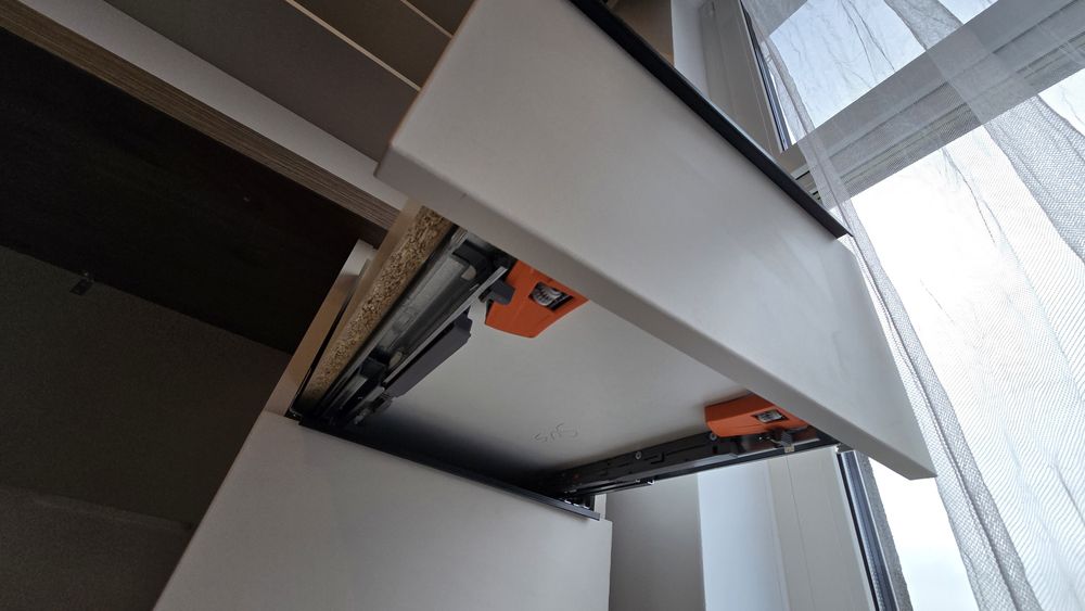 Birou Cașmir cu Soft-Close BLUM  Nou!!!