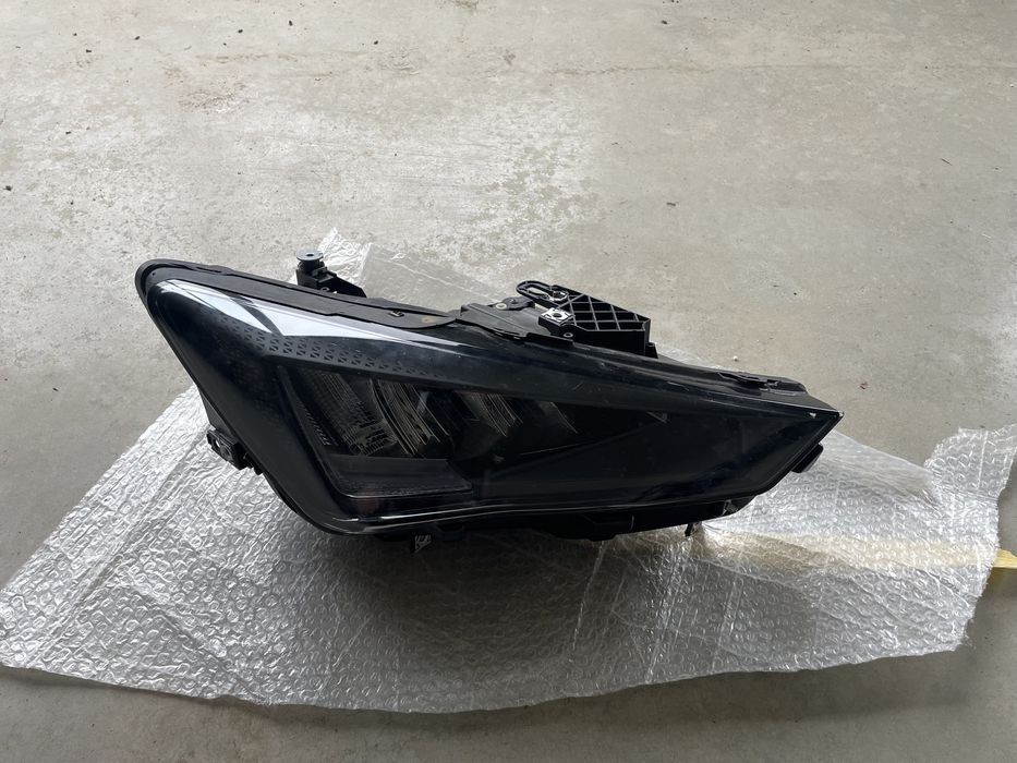 Seat leon fr предна броня;Led фар; сеат леон