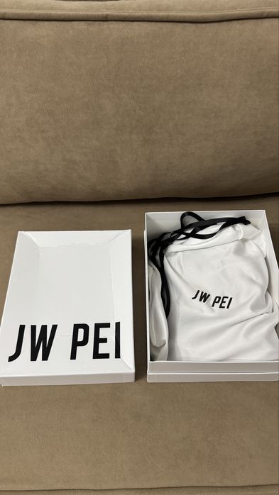 Срочно продам сумку JW PEI