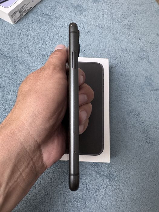 Iphone 11, black 64GB