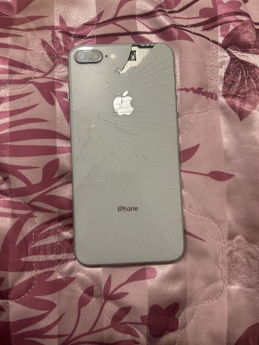 Iphone 8 pluse 64 GB