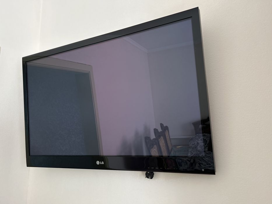 Продам телевизор лед фирмы LG