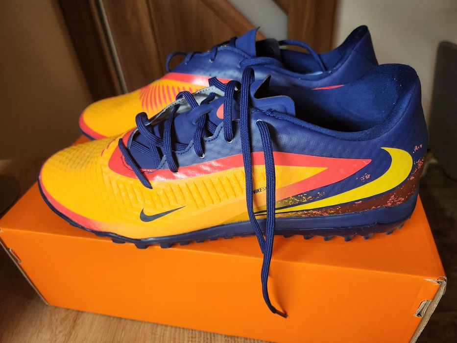 Бутони Nike Phantom 6 Erling