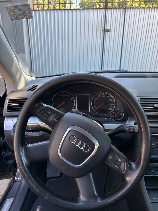 Vand Audi A4 2.0 Benzina 130CP