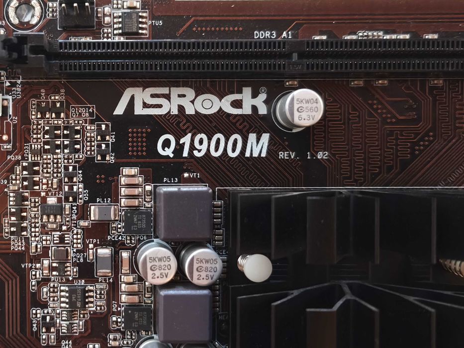 Материнская плата ASRock Q1900M