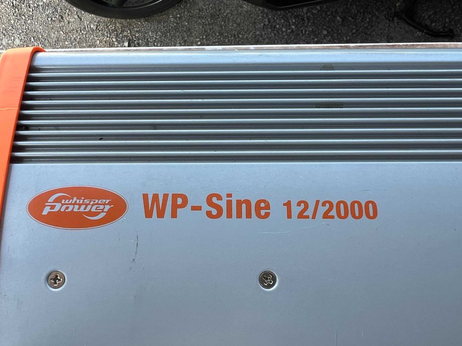 Продавам ИНВЕРТОР с кабели и акумулатор за кола/бус/каравана/кемпер!!