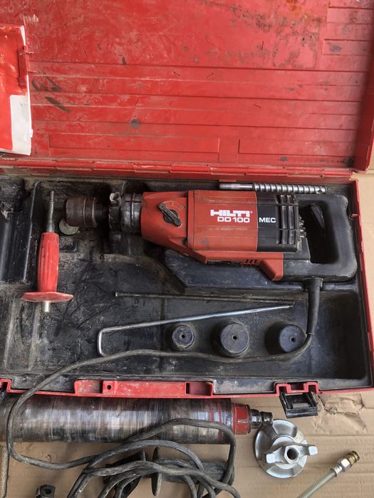 Masina de carotata Hilti DD 100 MEC cu carota inclusa