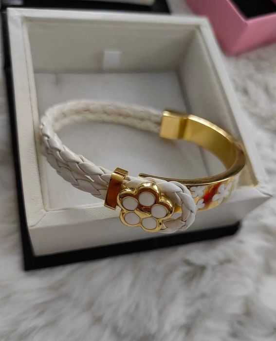 Дамска гривна, бяла със златисти детайли