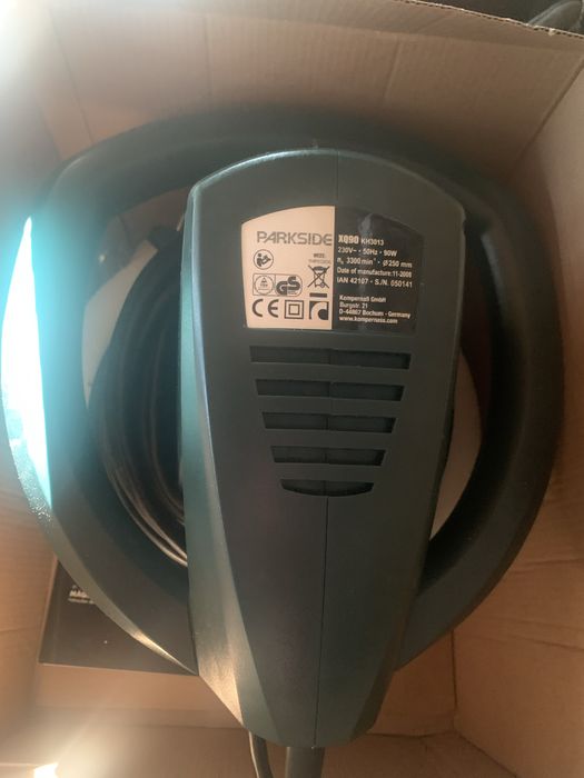 Ръчна полирмашина ParksideXQ90 с мощност 90W.