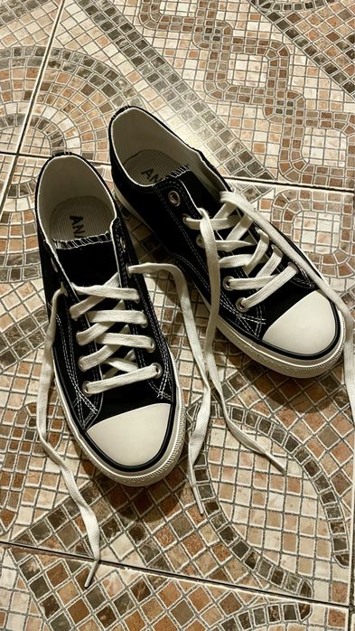 Продам женские кеды