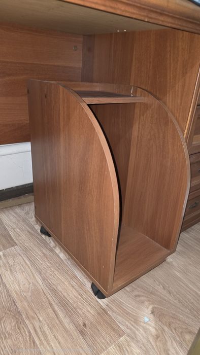 Стол письменный /компьютерный