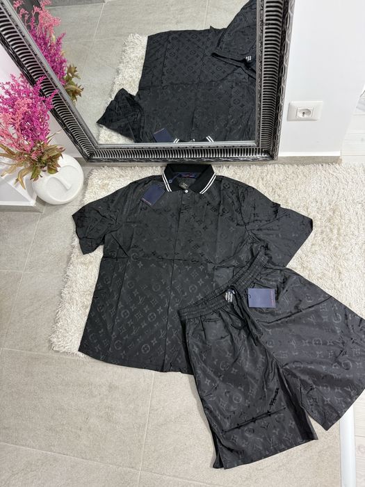 Compleu Louis Vuitton din matase colectie noua vara 2026