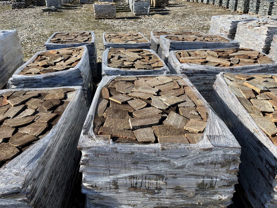 Кафяв гнайс меча кожа естествен камък за облицовка