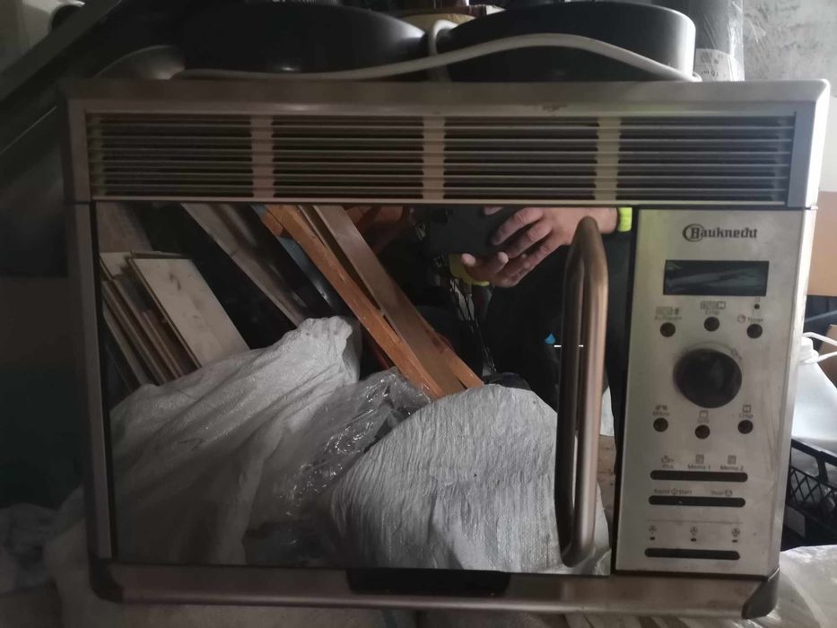 Vând cuptor în stare buna de funcționare.,doua motoare