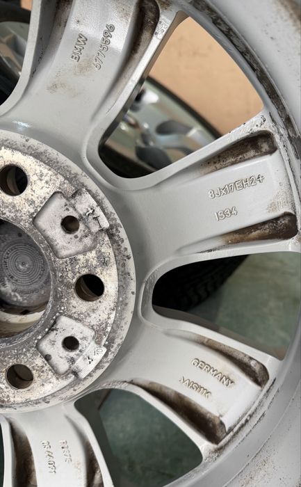 Jante aliaj R17 BMW F10 F11 anvelope 225/55/17 Iarna Falken