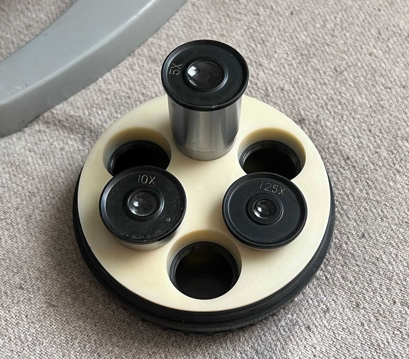 Microscop optic vintage chinezesc XSP-12 cu lame și cutie lemn
