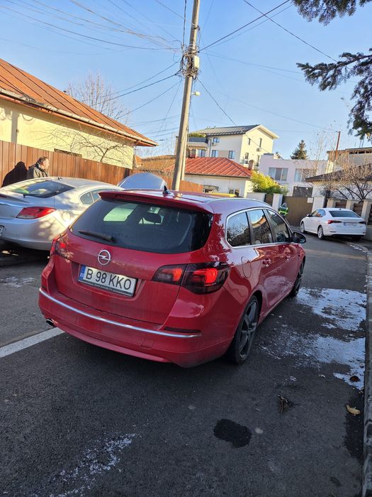Vând Opel Astra J 2014