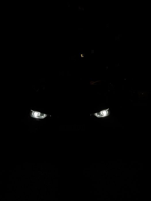Faruri xenon bmw F30