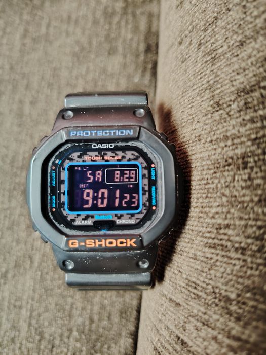 Часовник Casio GW-B5600