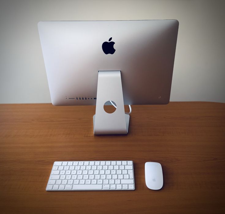 Apple iMac (21.5-inch, Late 2015)