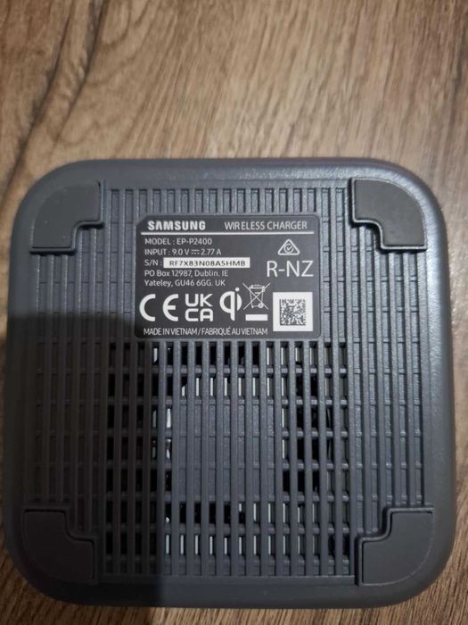 Безжично зарядно Super Fast Samsung Wireless Charging Pad EP-P2400