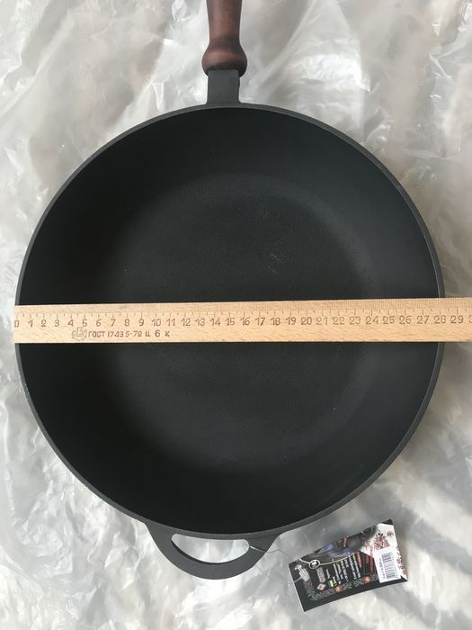 Чугунные сковороды и казаны