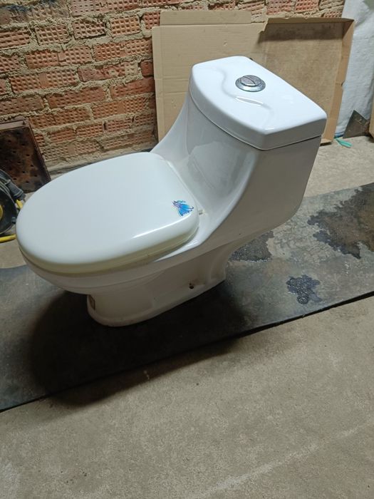 Унитаз. Сантехническое оборудование