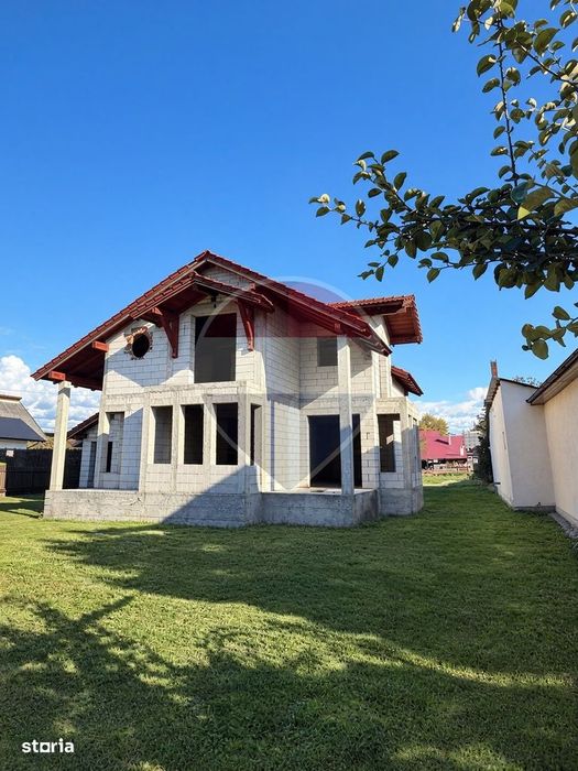 Casă / Vilă cu 6 camere de vânzare