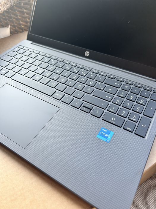 Laptop HP 250 G10 Laptop, 15.6" FHD IPS Display, Intel i7-1355U