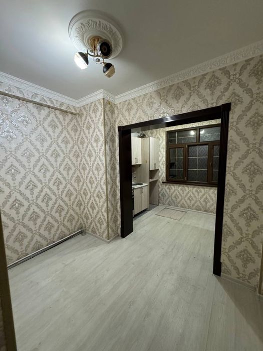 Сотилади Келес хокимият олдида 2/1/5 54м2 2х6 балкон