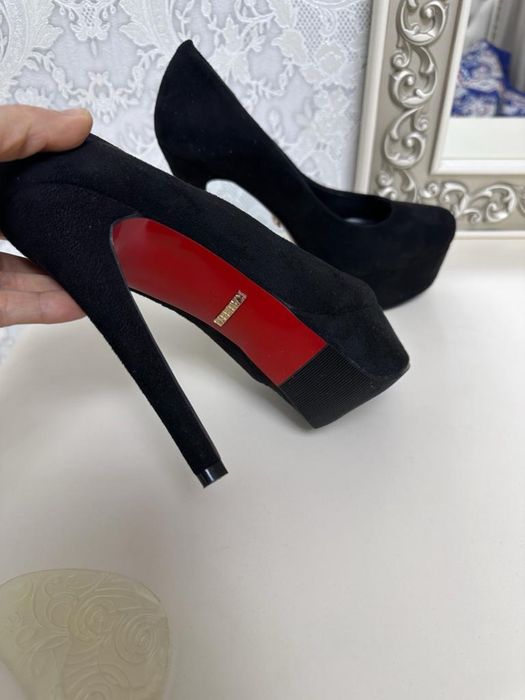 Продаю туфли женские