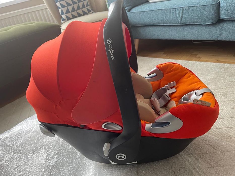 Бебешко столче за кола Cybex с база Aton 2-fix
