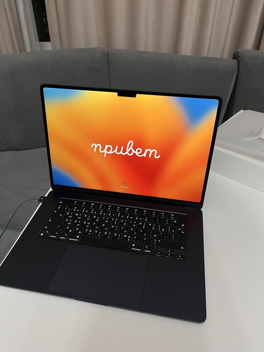 Macbook air 15, 2023.  (8ГБ) SSD 256