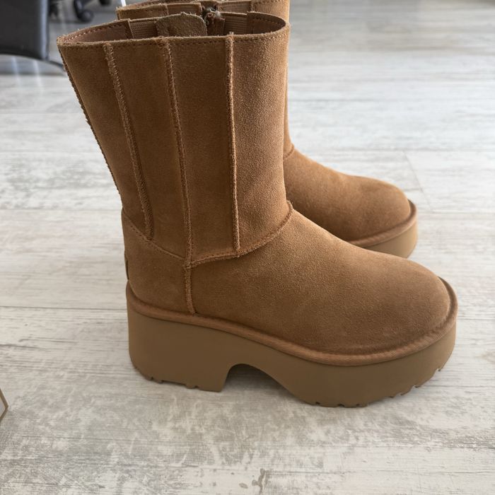 Велурени боти UGG Classic Камел