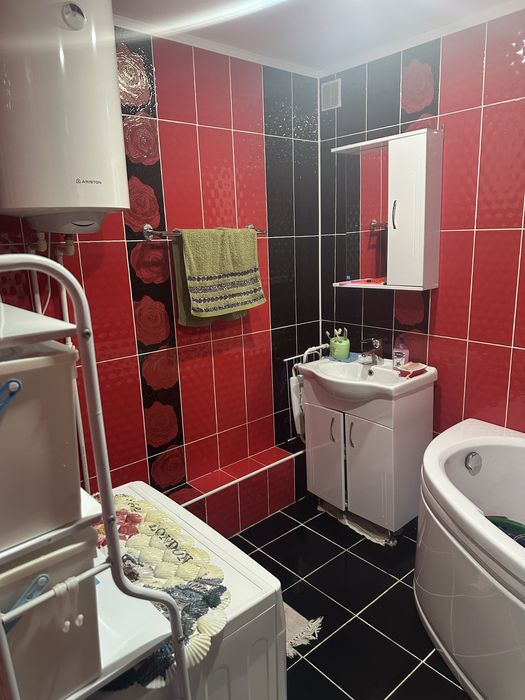 Продается трехкомнатная квартира