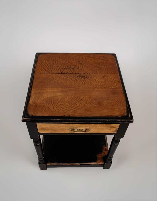 Noptieră stejar unicat – finisaj manual