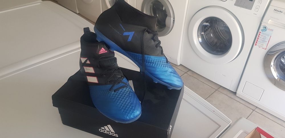 Детски футболни обувки Adidas