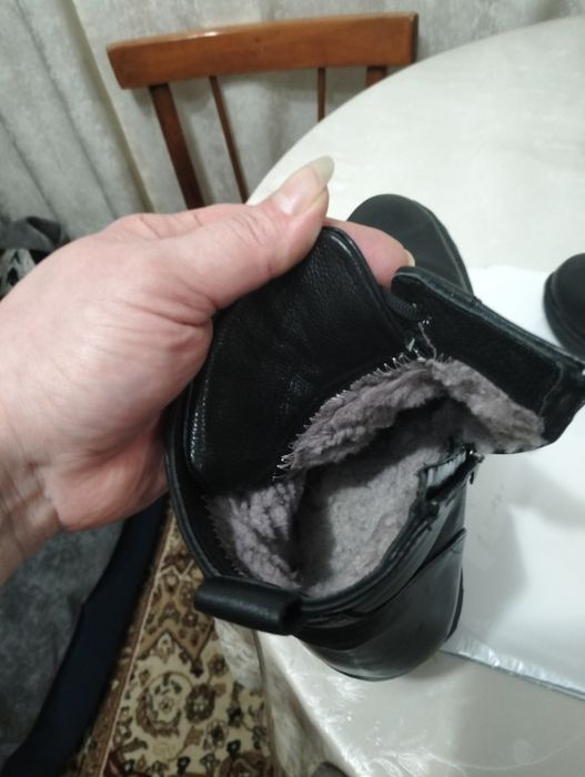 Продам  натуральные кожаные ботиночки