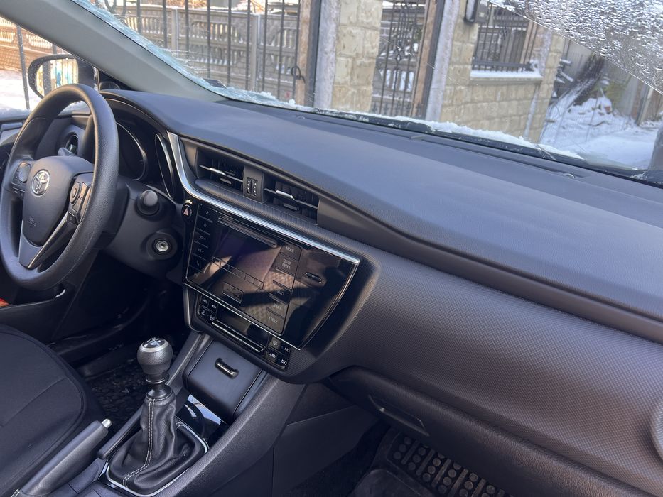 Тойота Аурис 2018 година само на 92000км