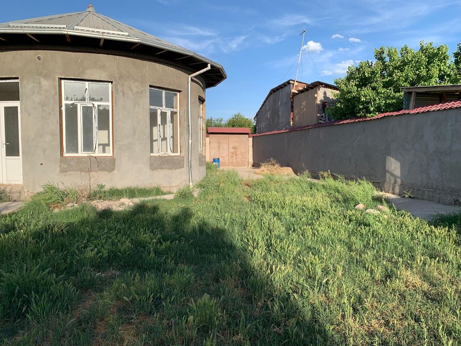 Участок с домом 8 соток. Торг уместен