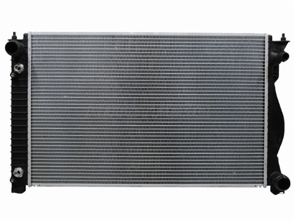 Радиатор охлаждения двигателя  Audi A6