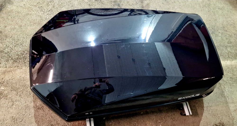 Автобокс Exodus 470L Black Gloss + Алуминиеви Греди